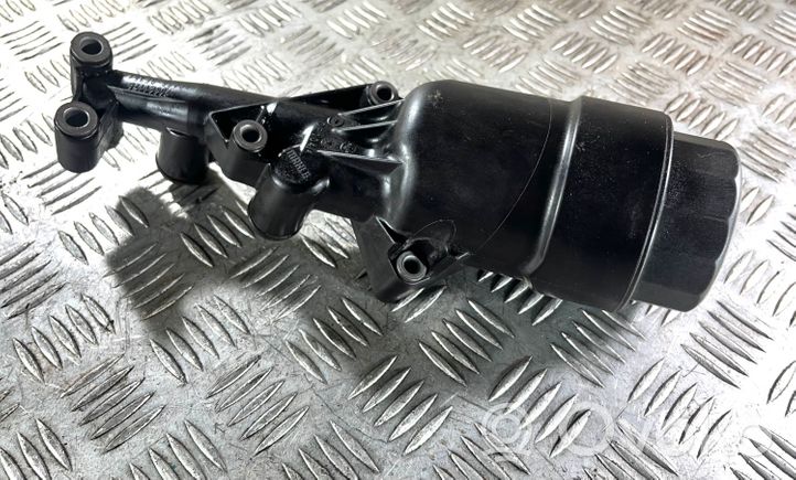 Mercedes-Benz GLA W156 Support de filtre à huile 70321178