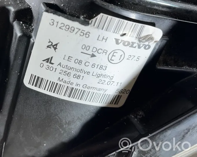 Volvo C70 Lampa przednia 31299756