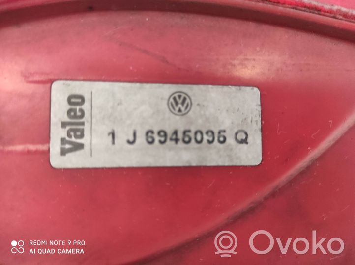 Volkswagen Golf IV Galinis žibintas kėbule 1J6945095Q