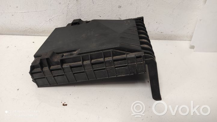 Audi A3 S3 A3 Sportback 8P Fuse box cover 1K0937132