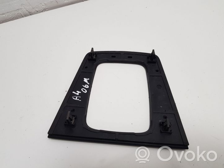 Audi A4 S4 B7 8E 8H Rivestimento in plastica cornice della leva del cambio 8E0864261F