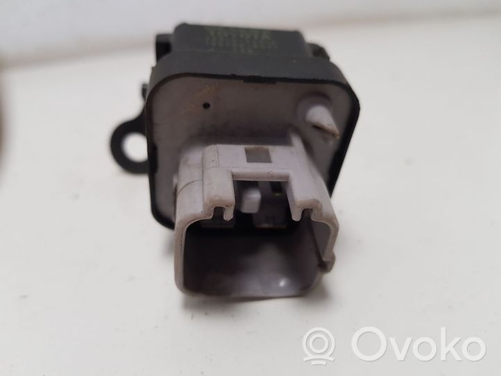 Toyota Avensis T270 Glow plug pre-heat relay 2860126030