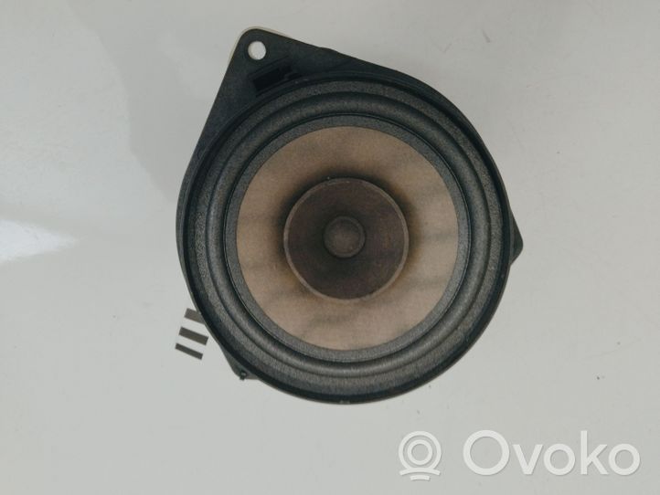 Opel Corsa D Haut-parleur de porte avant 55701248