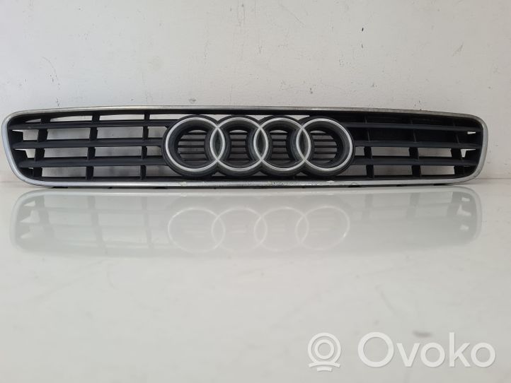 Audi A3 S3 8L Etusäleikkö 8L0807683