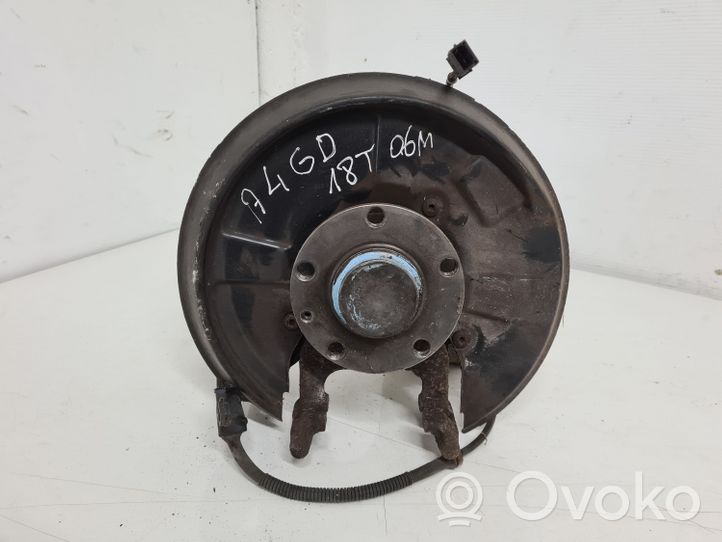 Audi A4 S4 B7 8E 8H Fuso a snodo con mozzo ruota posteriore 