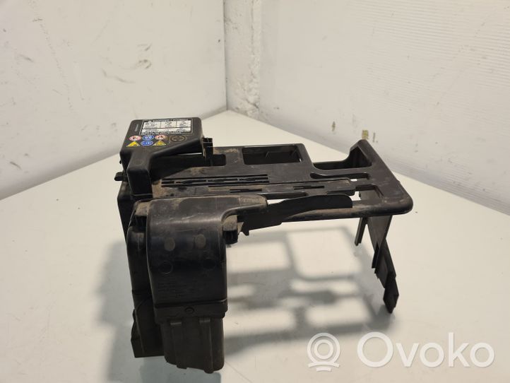 Volkswagen Polo IV 9N3 Support boîte de batterie 