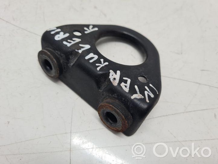 Hyundai Santa Fe Intercooler pipe mounting bracket 