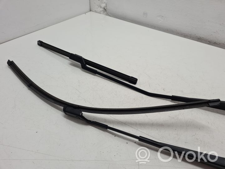 Skoda Fabia Mk3 (NJ) Front wiper blade arm 6V1955409A