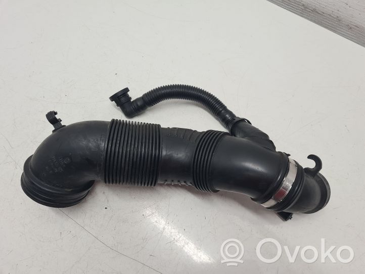 Volkswagen Tiguan Turbo air intake inlet pipe/hose 5N0129656