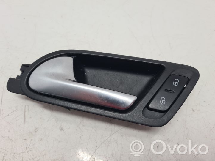 Volkswagen Tiguan Front door interior handle 5N1837113