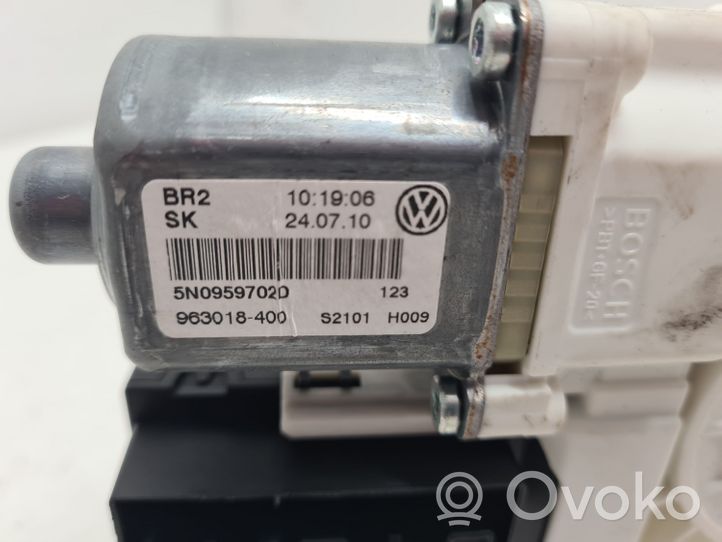 Volkswagen Tiguan Motorino alzacristalli della portiera anteriore 5N0959702D