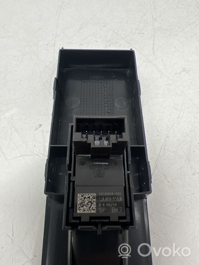 Skoda Fabia Mk3 (NJ) Interrupteur commade lève-vitre 5JA959855A