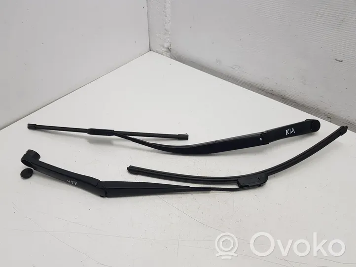 KIA Soul Front wiper blade arm 