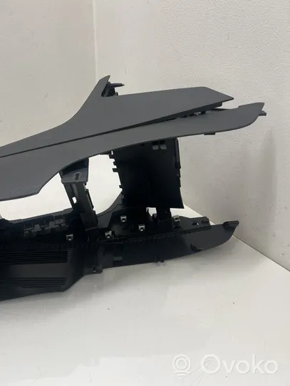 Volkswagen Golf VII Center console 