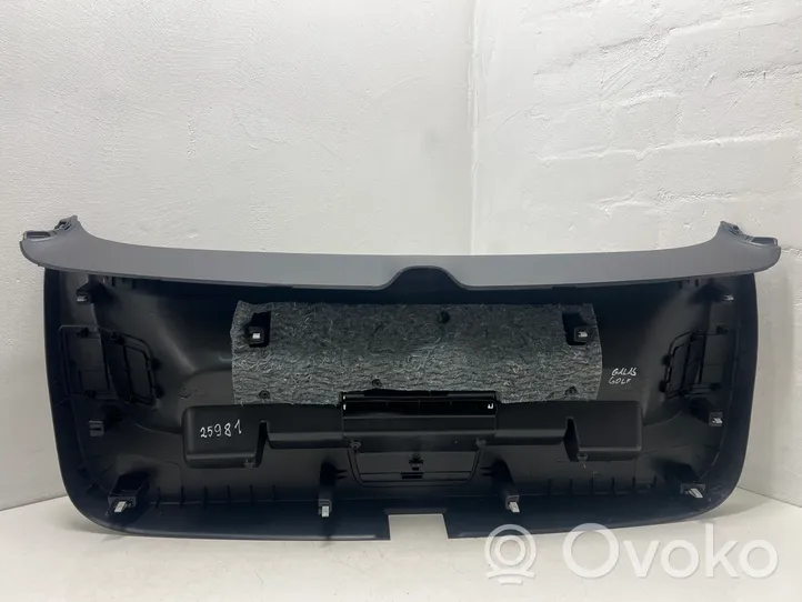 Volkswagen Golf VII Rivestimento portellone 5G6867605E