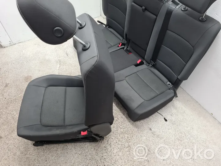 Volkswagen Golf Sportsvan Seat set 