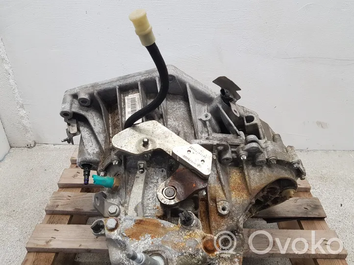 Dacia Lodgy Manual 5 speed gearbox 320107276R