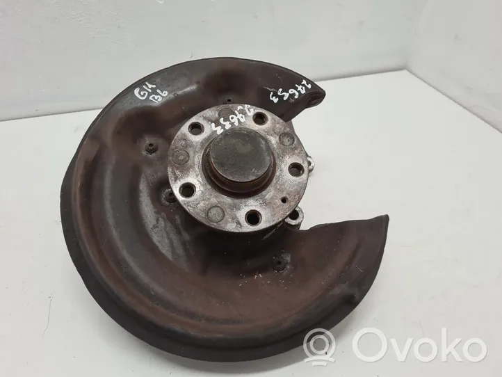 Volkswagen PASSAT B6 Rear wheel hub 