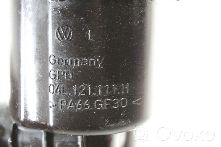 Audi A4 S4 B9 Obudowa termostatu 04L121111H