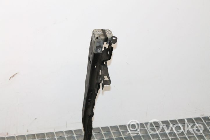 Toyota Prius (XW30) Traverse inférieur support de radiateur 