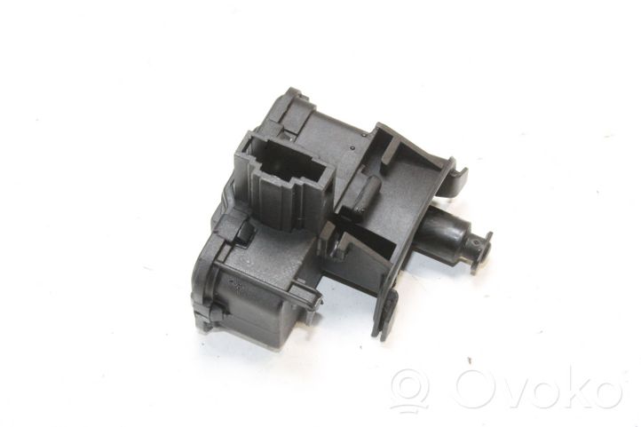 Audi A5 8T 8F Verrouillage du bouchon du réservoir de carburant 8K0862153H