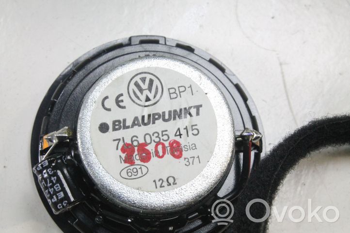 Volkswagen Touareg I Enceinte de porte arrière 7L6035415