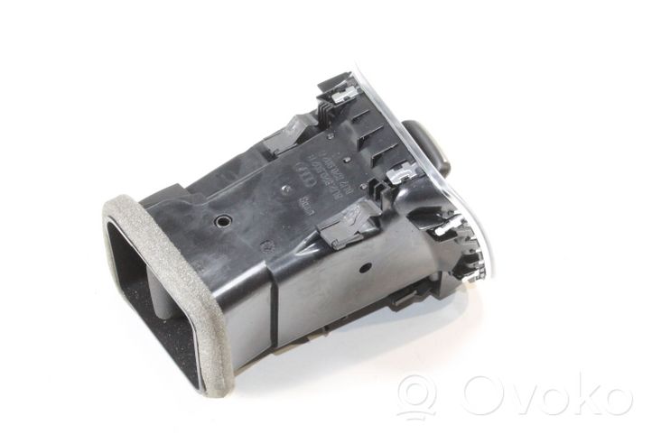 Audi Q3 8U Lango oro grotelės 8U2820902B