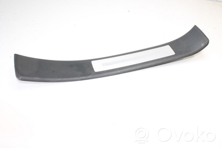 Audi A4 S4 B7 8E 8H Rivestimento del sottoporta delle minigonne laterali 8E0853376P