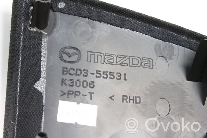 Mazda 3 II Kojelaudan keskiosan kaiuttimen suoja BCD355531