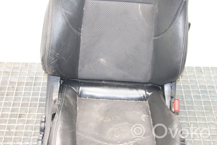 Nissan 370Z Priekinė keleivio sėdynė 