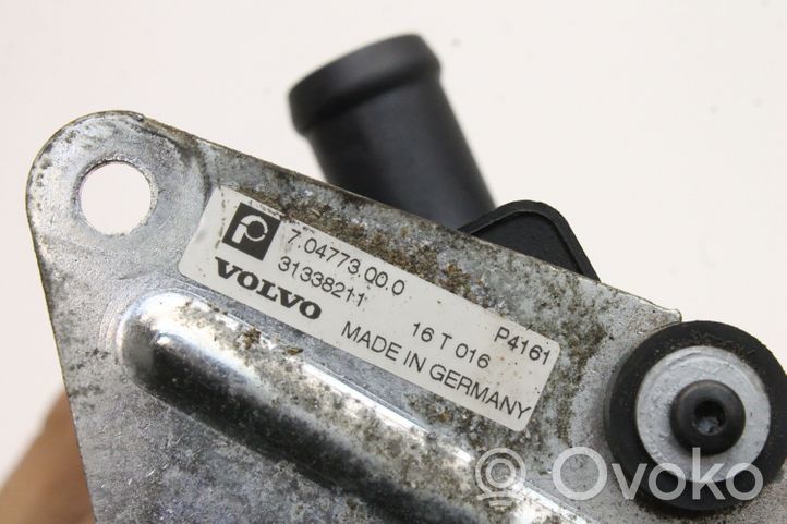 Volvo V60 Bomba de agua 31338211