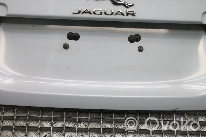 Jaguar XE Takaluukun/tavaratilan kansi 