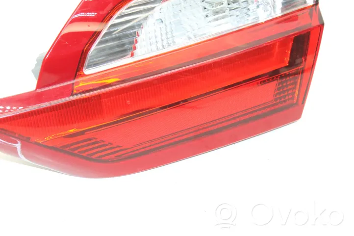 Ford Fiesta Lampy tylnej klapy bagażnika H1BB13A602BH