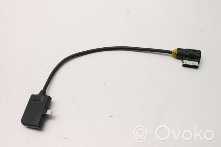 Audi Q7 4L Câble adaptateur AUX 4F0051510