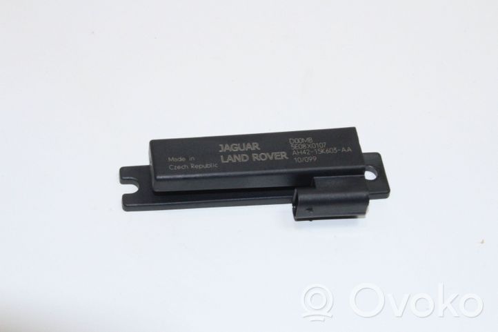 Land Rover Discovery 4 - LR4 Antenna comfort per interno AH4215K603AA