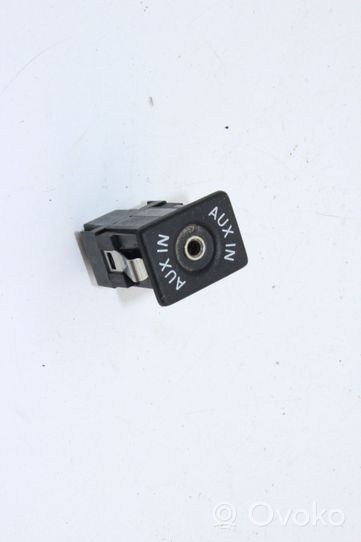 Volkswagen Scirocco Câble adaptateur AUX 5M0035724