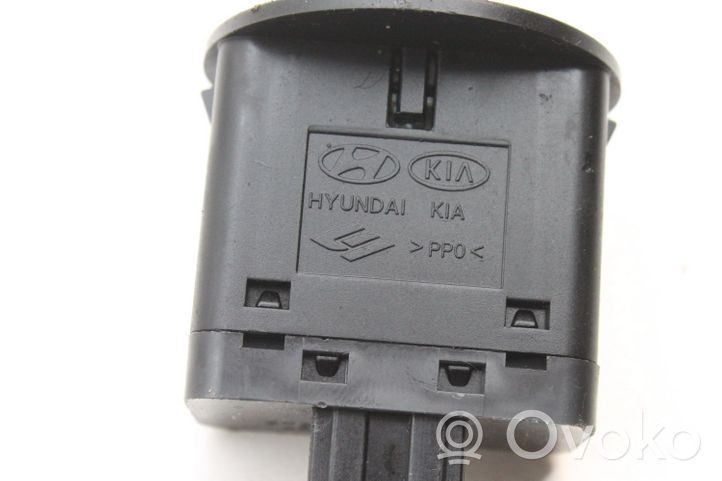 KIA Sorento Passenger airbag on/off switch 