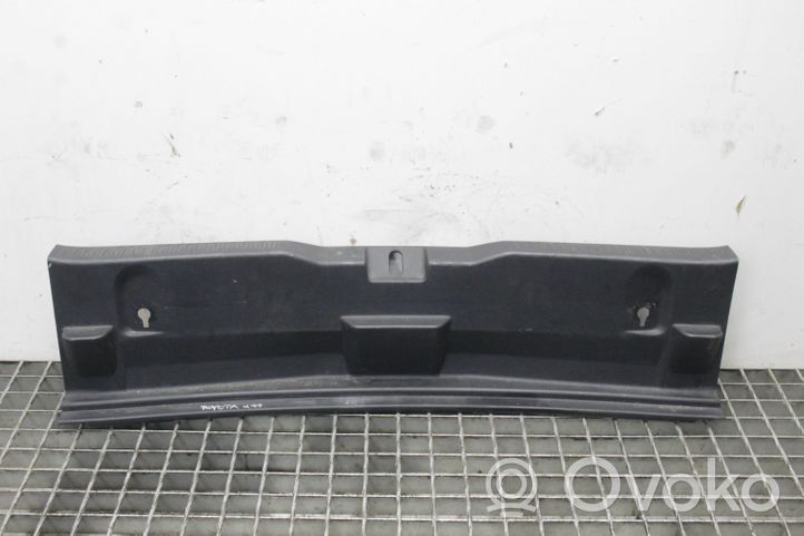 Toyota Auris E180 Garniture latérale de console centrale arrière 6471602120