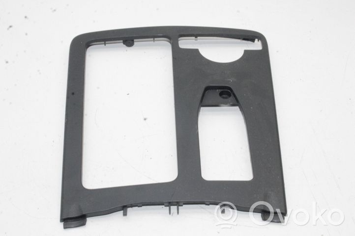 Mercedes-Benz C W204 Rivestimento in plastica cornice della leva del cambio A2046800207