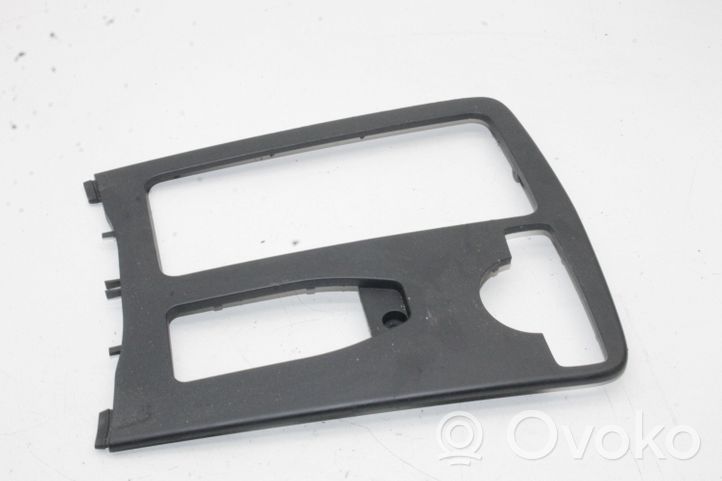 Mercedes-Benz C W204 Rivestimento in plastica cornice della leva del cambio A2046800207