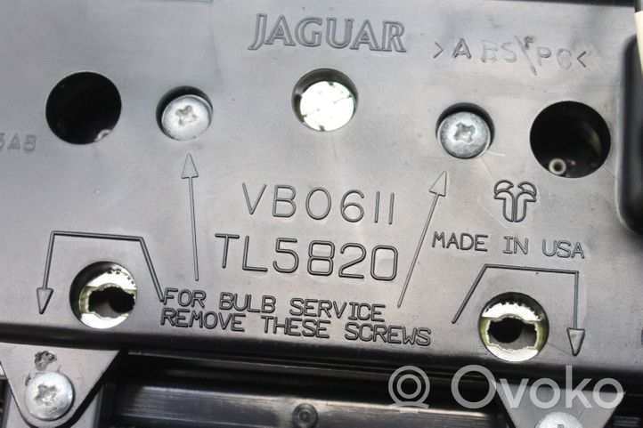 Jaguar XJ X308 Etuistuimen valo LNC6095AB
