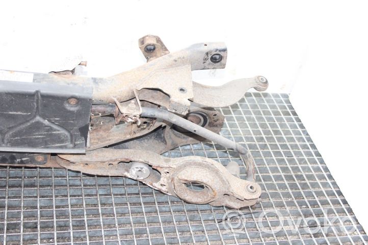 Ford Focus Berceau moteur BV615K067DB