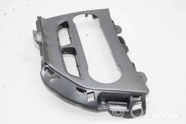 Ford Focus Kojelaudan hansikaslokeron lista BM5118522