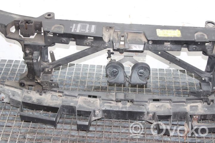 Land Rover Range Rover Sport L320 Staffa del pannello di supporto del radiatore parte superiore 