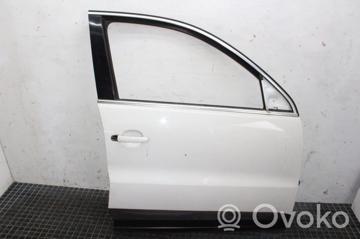 Volkswagen Tiguan Front door 