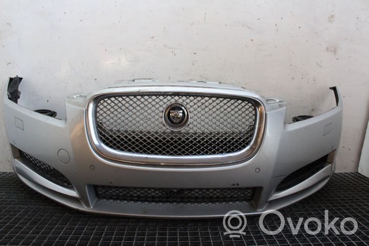 Jaguar XF X250 Paraurti anteriore 