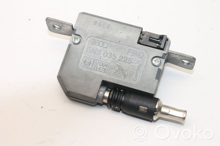 Audi TT Mk1 Antenos stiprintuvas 8N8035225