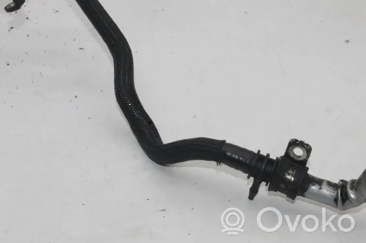 Audi A7 S7 4K8 Tuyau d'alimentation conduite de carburant 