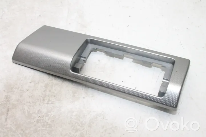 Land Rover Freelander 2 - LR2 Rivestimento del vano portaoggetti del cruscotto 