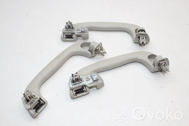 Subaru Outback (BS) Un set di maniglie per il soffitto 